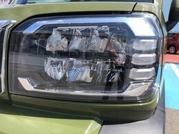 納車前にはプロのメカニックが点検、整備を行いますので安心してお乗り頂けます。