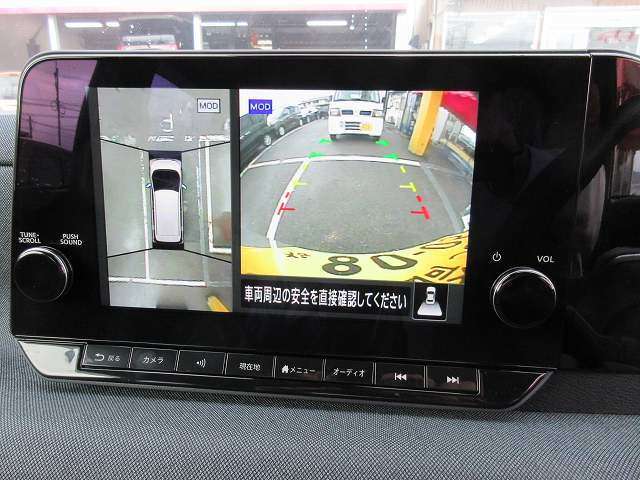 全方位カメラで駐車も安心です♪