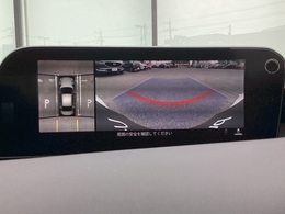 狭い場所での駐車やすれ違いなどでより的確な運転操作に役立つ360°ビューモニターが装備されています。