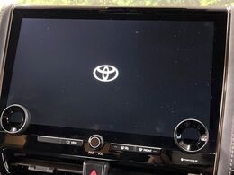 【14インチディスプレイオーディオ】画面内にオーディオ操作はもちろん、空調の調整機能なども盛り込んだ多機能なディスプレイオーディオです！スマートフォン連携はもちろん、車載ナビもお使いいただけます♪