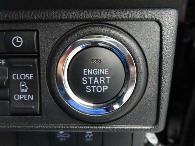 プッシュスタートです。エンジンの始動、停止がワンタッチ操作で出来ます。