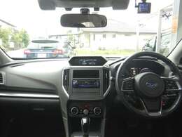 1オーナー　スマートキー　プッシュスタート　ブラインドスポットモニター　ETC　純正17インチアルミホイール　ドアバイザー　アイサイト　前車追従機能付きクルーズコントロール　LEDヘッドライト