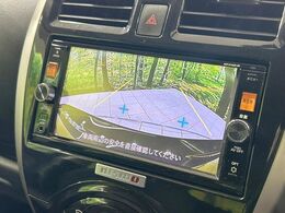 【バックカメラ】駐車時に後方がリアルタイム映像で確認できます。大型商業施設や立体駐車場での駐車時や、夜間のバック時に大活躍！運転スキルに関わらず、今や必須となった装備のひとつです！