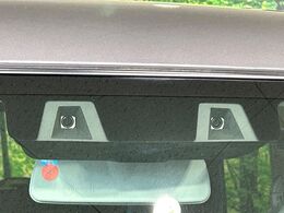 【スズキ　セーフティサポート】走行中に前方の車両等を認識し、衝突しそうな時は警報とブレーキで衝突回避と被害軽減をアシスト。より安全にドライブをお楽しみいただけます。