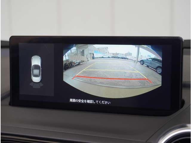 【バックカメラ】駐車が苦手な方でも安心してお乗りいただけます。リバース連動で画面が切り替わるのでとっても便利です。