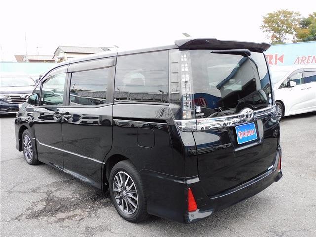 ワンオーナー・9インチフルセグナビ・後席モニター・バックカメラ・BTオーディオ・両側自動ドア・LEDライト・フォグライト・アイドリングストップ・ETC・コーナーセンサー・フロアマット・ドアバイザー