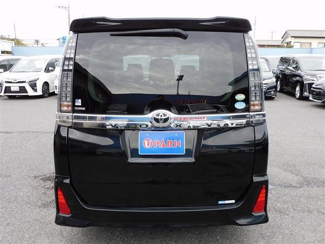 ワンオーナー・9インチフルセグナビ・後席モニター・バックカメラ・BTオーディオ・両側自動ドア・LEDライト・フォグライト・アイドリングストップ・ETC・コーナーセンサー・フロアマット・ドアバイザー