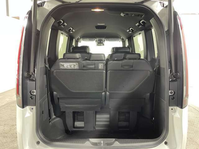 荷台スペース【内装エクステリア】店舗にて現車の確認も頂けますので、お電話で在庫のご確認の上是非ご来店くださいませ！！！【跳ね上げ式/埋め込み式】でスペース確保ができますね！！