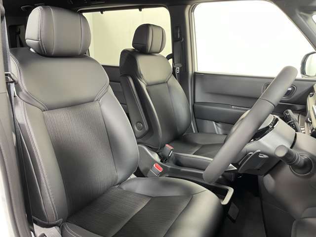 【1列目】店舗にて現車の確認も頂けます！ 最新ナビ(フルセグ・DVD再生)もご案内しております。カロッツェリア・アルパイン・イクリプスのカーナビを取扱っています！バックカメラ(バックモニター)の取付も可能！