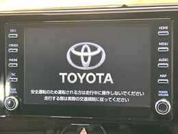 【8インチ　ディスプレイオーディオ】大画面のディスプレイはAppleCarPlayやAndroidAutoが利用可能。大きな画面でスマホナビアプリ等が利用いただけます♪