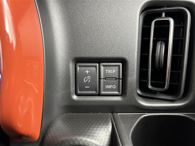 【運転席操作部】快適なドライブを楽しむための機能が装備されています！運転席から触れるので、使いやすいです！除菌プランいれていただくと、さらに清潔で安心していただけます！