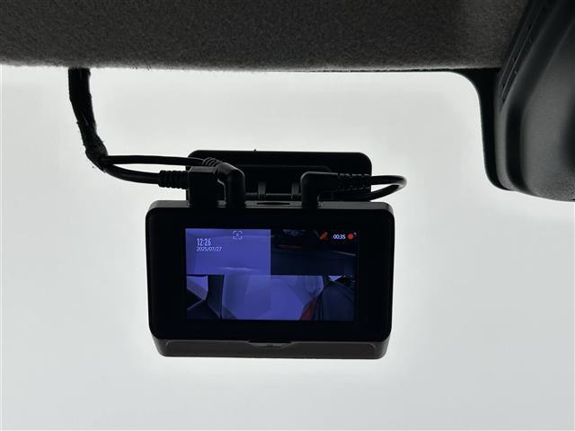 【ドライブレコーダー】映像・音声などの運転中の記録を残します。事故などを起こした起こされた時の証拠になりえますので、もしも時でも安心ですね。