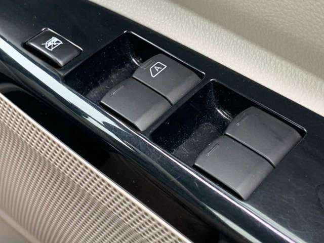 車好きならみんなやってるボディーコーティング施行可能！ボディの艶が違いますよね！小さなキズも目立たなくなります。ピカピカの車をご納車できるのは、お客様は当然ですが、私達もやっぱり嬉しいんです！