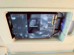 人気のオプション、ビルトインETC付き！料金所もノンストップ通過で渋滞知らず！後から付けると2万円前後はするオプションですので、最初から付いているのは嬉しいですね！