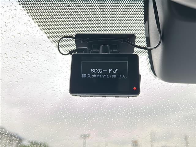 【バックミラー】大きくて見やすいので、後方を見るときも安心です！