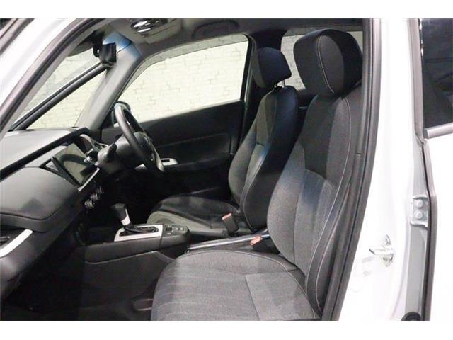 体格に合わせてシートの位置をきめ細かく調節できるので、いつでも最適な運転姿勢をキープ。操作も軽く、ラクラクです