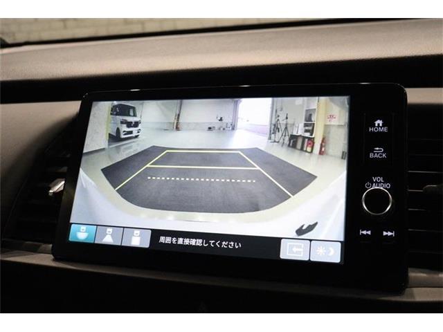 駐車が苦手な方も、そうでない方も、大変に便利なバックモニターを搭載しております！
