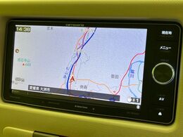【ナビゲーション】目的地までしっかり案内してくれる使いやすいナビ。Bluetooth接続すればお持ちのスマホやMP3プレイヤーの音楽を再生可能！毎日の運転がさらに楽しくなります！！