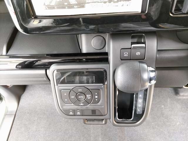 現在、続々と展示車両が入庫しておりますが、未入庫の納車待ち人気車やインターネット未掲載の車両もございます。掲載車両以外の車をお探しのお客様も、気軽に在庫のお問い合わせをください。