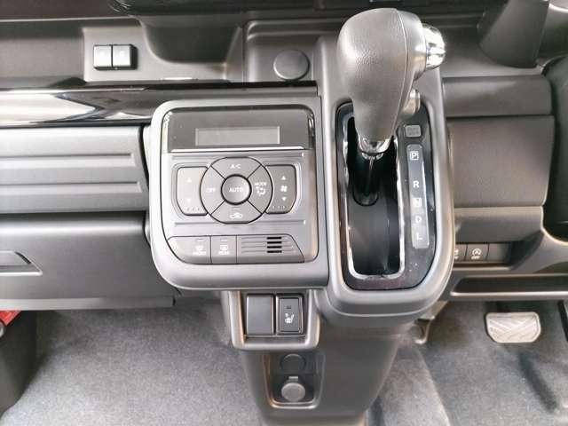 現在、続々と展示車両が入庫しておりますが、未入庫の納車待ち人気車やインターネット未掲載の車両もございます。掲載車両以外の車をお探しのお客様も、気軽に在庫のお問い合わせをください。