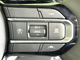 【アダプティブクルーズコントロール】高速道路での長距離走行が楽に！！自動で速度を保つクルーズコントロールが、衝突軽減システムと連携し、前方の車両を感知して車間を保つように速度調節してくれます！！