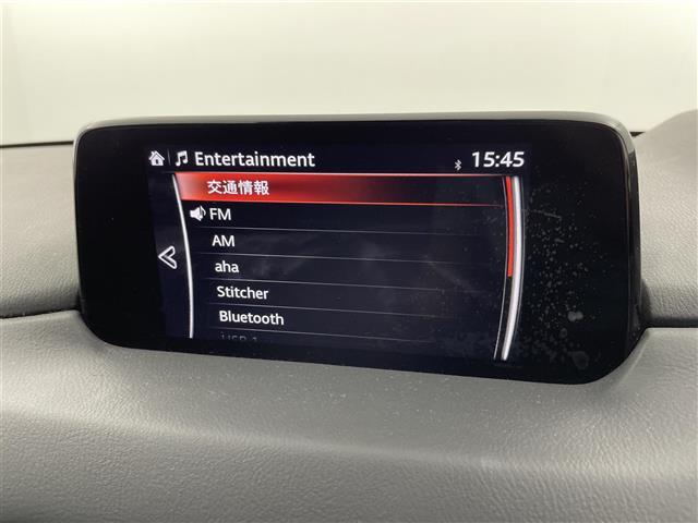 【ETC】有料道路を利用する際に料金所で停止することなく通過できる、ETC車載器（ノンストップ自動料金収受システム機器）が装備されています。セットアップを行うことで利用可能になります。