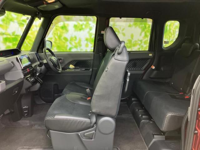 WECARSでは各商談席に大型モニターをご用意しております！見やすい大画面でゆったりと全国の在庫をご覧いただけます！是非ご来店お待ちしております！