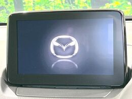 【純正ナビ】人気の純正ナビを装備しております。ナビの使いやすさはもちろん、オーディオ機能も充実！キャンプや旅行はもちろん、通勤や買い物など普段のドライブも楽しくなるはず♪