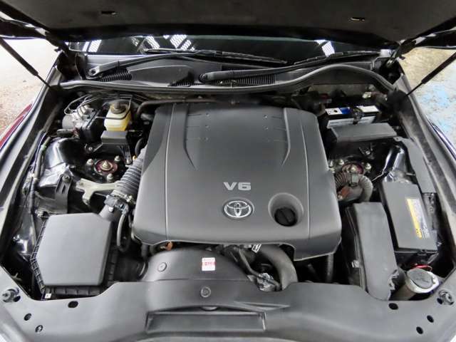 エンジンは、2.5L のV6レギュラーガソリン仕様となっています。