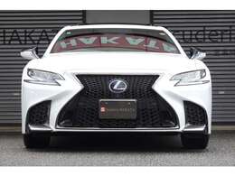 3眼フルLEDヘッドライト（オートライト・オートハイビーム）・シーケンシャルウィンカー・LEDポジショニングライト。