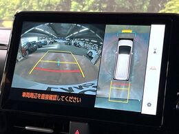 【パノラミックビューモニター】専用のカメラにより、上から見下ろしたような視点で360度クルマの周囲を確認することができます☆死角部分も確認しやすく、狭い場所での切り返しや駐車もスムーズに行えます。
