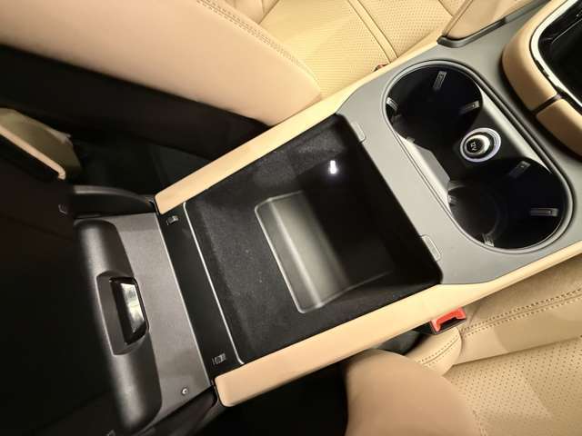 バックオーダーをご利用いただければ、希少なお車や、特定の装備のついたお車など、お客様からのご要望に応じて全国ネットワークからお探しさせて頂きます