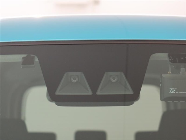 サポカーは、高齢運転者を含めたすべてのドライバーによる交通事故の発生防止・被害軽減対策の一環として、国が推奨する新しい自動車安全コンセプトです。詳しくは販売店スタッフまでおたずねください。