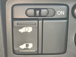 【パワースライドドア】スマートキーや運転席のスイッチでスライドドアの開閉が可能♪電動だから力を入れてドアを開ける必要が無く、小さいお子様でも、重い荷物を持っている時もラクに開け閉めできます♪