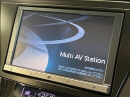 【純正ナビ】人気の純正ナビを装備しております。ナビの使いやすさはもちろん、オーディオ機能も充実！キャンプや旅行はもちろん、通勤や買い物など普段のドライブも楽しくなるはず♪