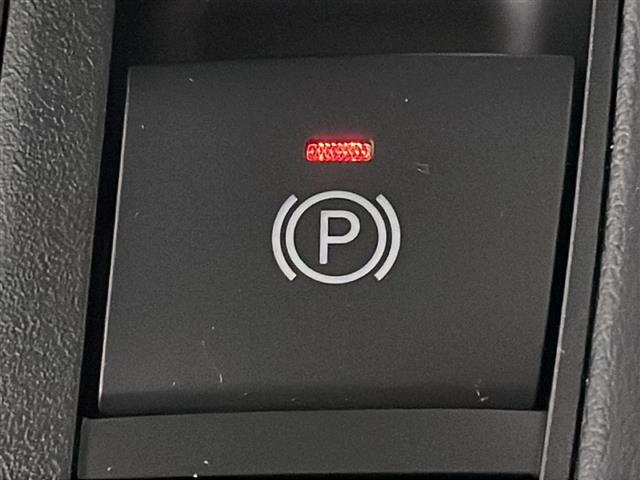 【電動パーキングブレーキ】パーキングブレーキを指先だけで操作可能です！力の弱い人にも安心してブレーキをかけていただけます！