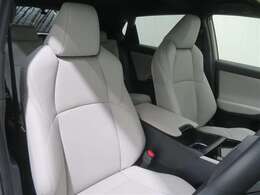 シートの位置・リクライニングを電動で調整できる「パワーシート」！