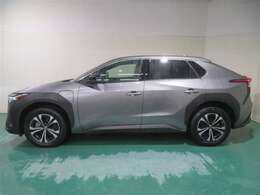 モーター・トランスアクスル・インバーターを一体にした「eAxle」により、エネルギーのロスを抑え、加速性能を高めています。