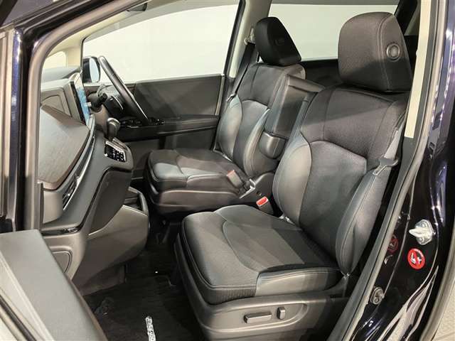 足元もゆったりと快適にお使いください。足りない画像の写真をご希望でしたらお問い合わせください。042-773-5254　WEINS U-Car橋本