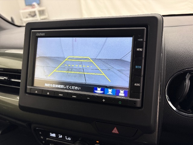 ■バックカメラ■ガイドラインが付いているので車庫入れも楽々です！トランク下部分の死角もカバーしてくれるので運転も安心です♪