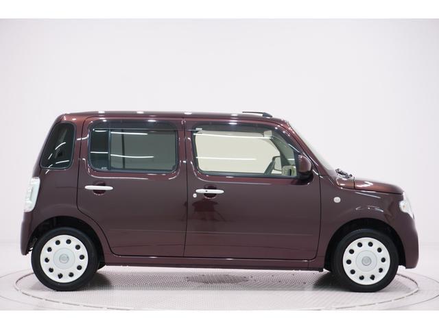 県内13店舗にて常時500台以上ダイハツ車を展示中です。見て、触って、納得のいく一台をぜひ見つけてください。