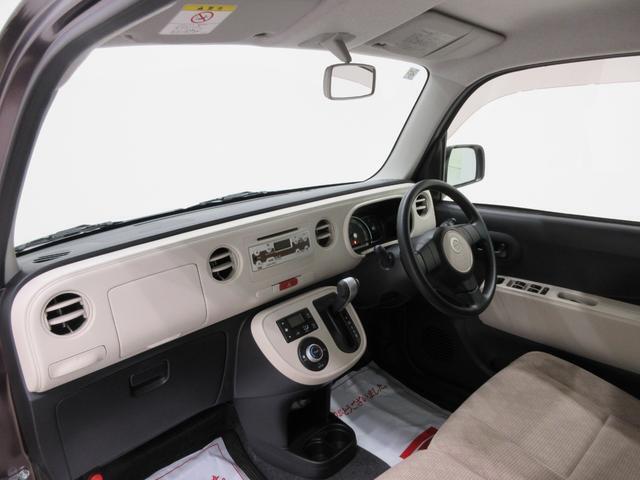 ダイハツのお店では、ダイハツ車を知り尽くしたプロフェッショナルが、専用の診断機器を使って各システムを点検しております。
