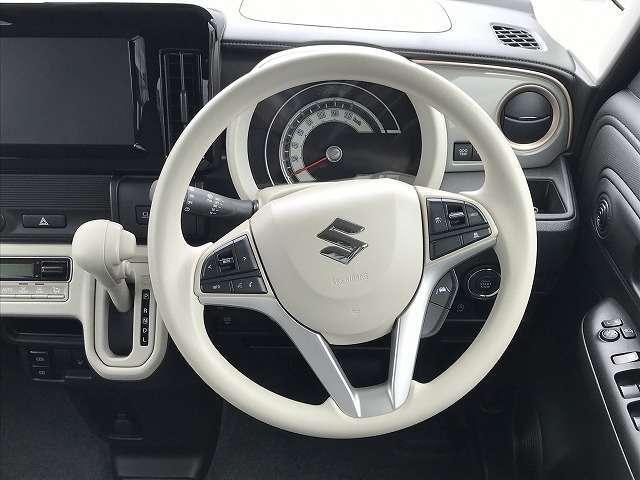 積載車も所有していますので、万が一の時でも当店スタッフにてお車の無料引き取りも行っております。