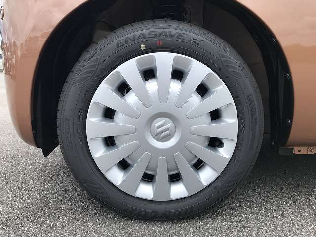 ご購入後には洗車も欠かせませんよね！？当店では、洗車のプロが普段お手入れが行き届かない箇所も済み済みまで綺麗にしています！