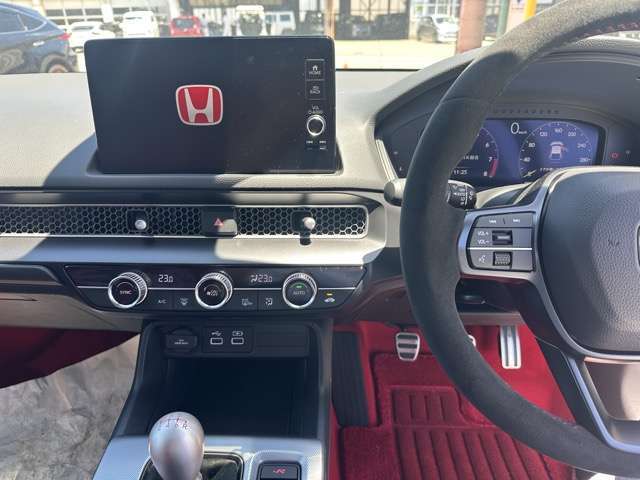 ★納車前に、専属のクリーニングスタッフが、ピッカピカにクリーニングして納車いたします！もちろん、ピッカピカの状態でお渡しするクリーニング費用も支払総額に含まれています！
