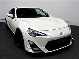 当店では低価格カーを専門に取り扱っています。初めてハンドルを握る方には、”車を操る楽しさ”を感じて頂ければ幸いです。