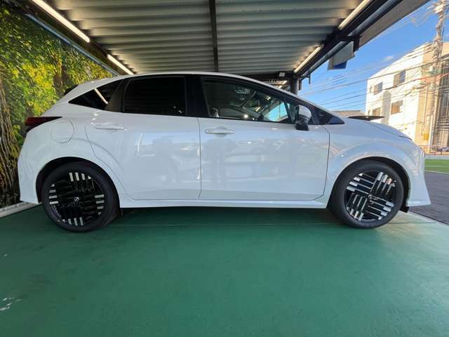■掲載車両以外にも在庫がたくさん！■　カーセンサーで希望の車両が見つからなくてもぜひお問い合わせ下さい。お電話でもかまいません。販売スタッフが全力でご希望のお車をお探しいたします！