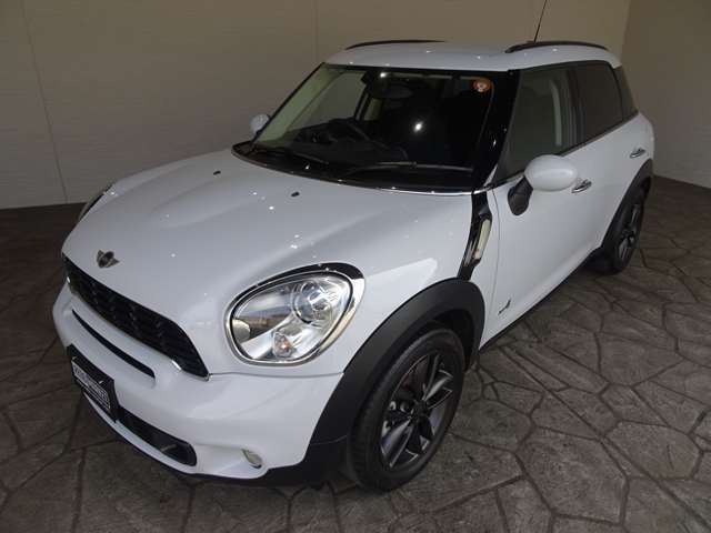 お車に詳しくないお客様もご安心下さい！当店スタッフが詳細な点までしっかりご説明致します！車の事だけでなく、ローンの手続きや購入の流れ等小さな疑問も当店で解決させて下さい！