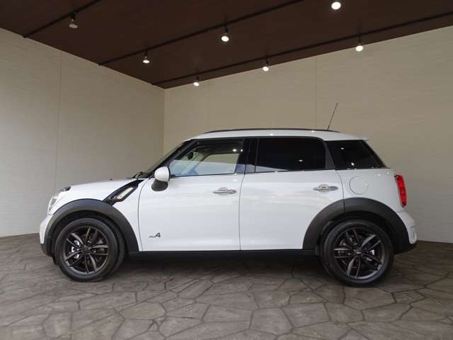 ショールーム以外の離れたモータープールにて保管している車両が多数あるため、実車をご覧になりたい場合は、ご予約をおすすめしております！