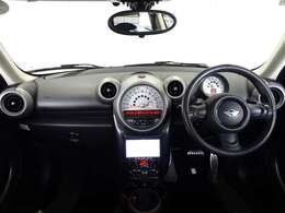 全国納車可能で御座います。納車方法及び費用に付きましては、気軽にコーディネーターまでご相談下さいませ。遠方のご納車際も我々がしっかりサポートさせて頂きます。お気軽にスタッフまでご相談下さいませ。